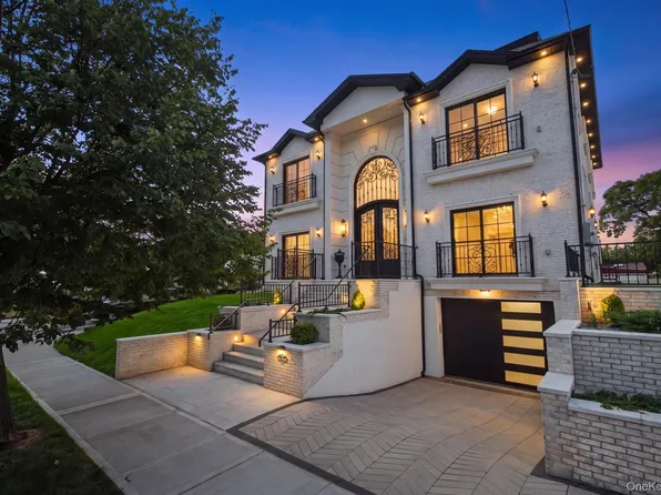 Home exterior in a New York neighborhood